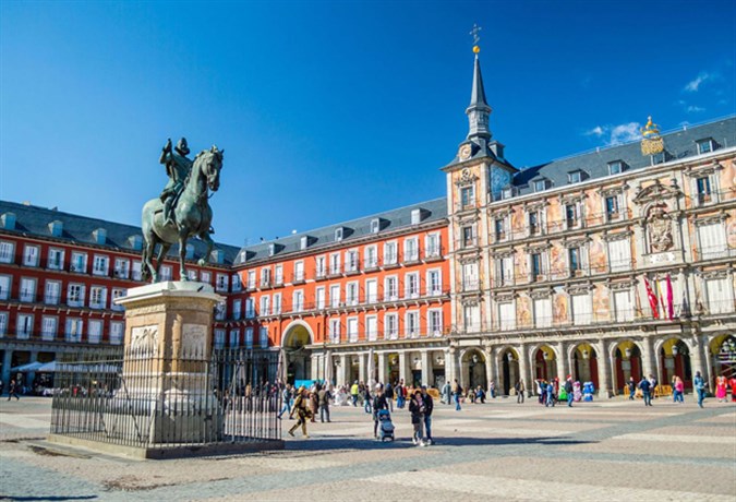 New Year in Madrid, Andalusia & Barcelona